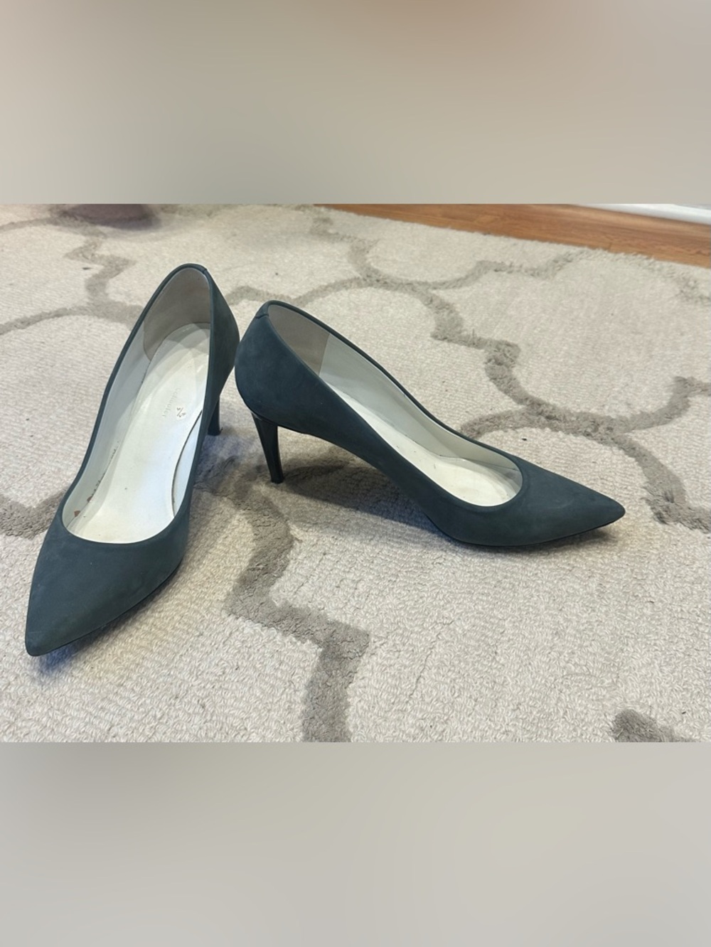Classic Pointed-Toe Mid-Heel Pumps in moss green suede